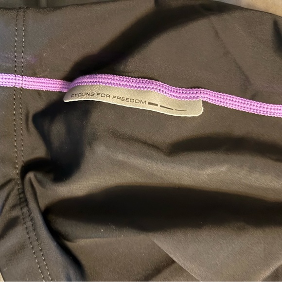 Santic cycling shorts - Picture 6 of 11